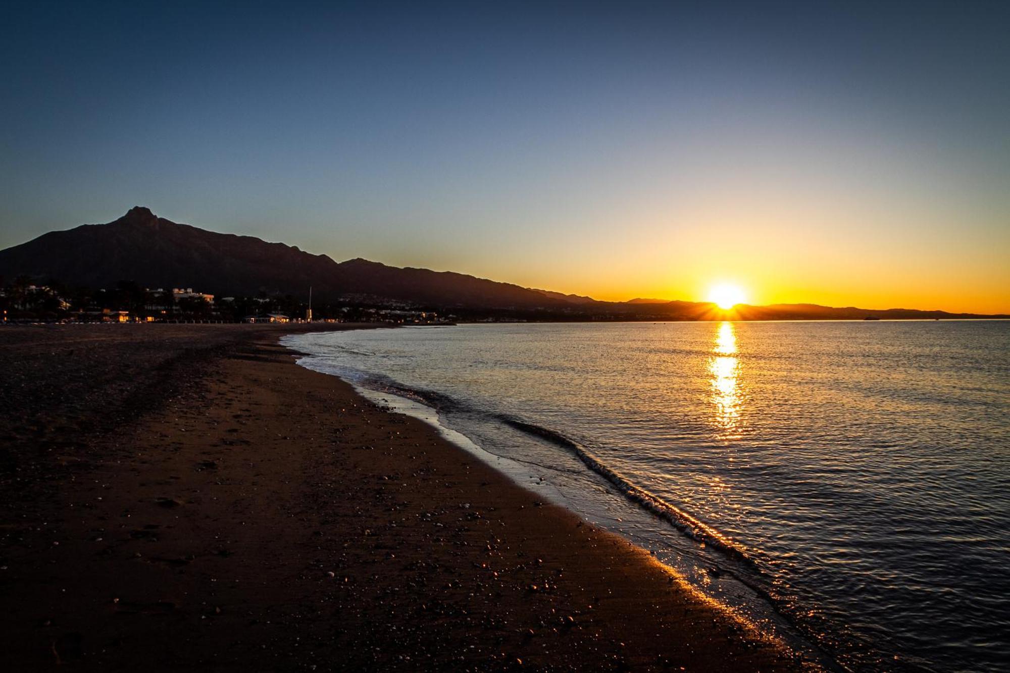 Banus - Beautiful Modern Flat Sea Views Apartamento