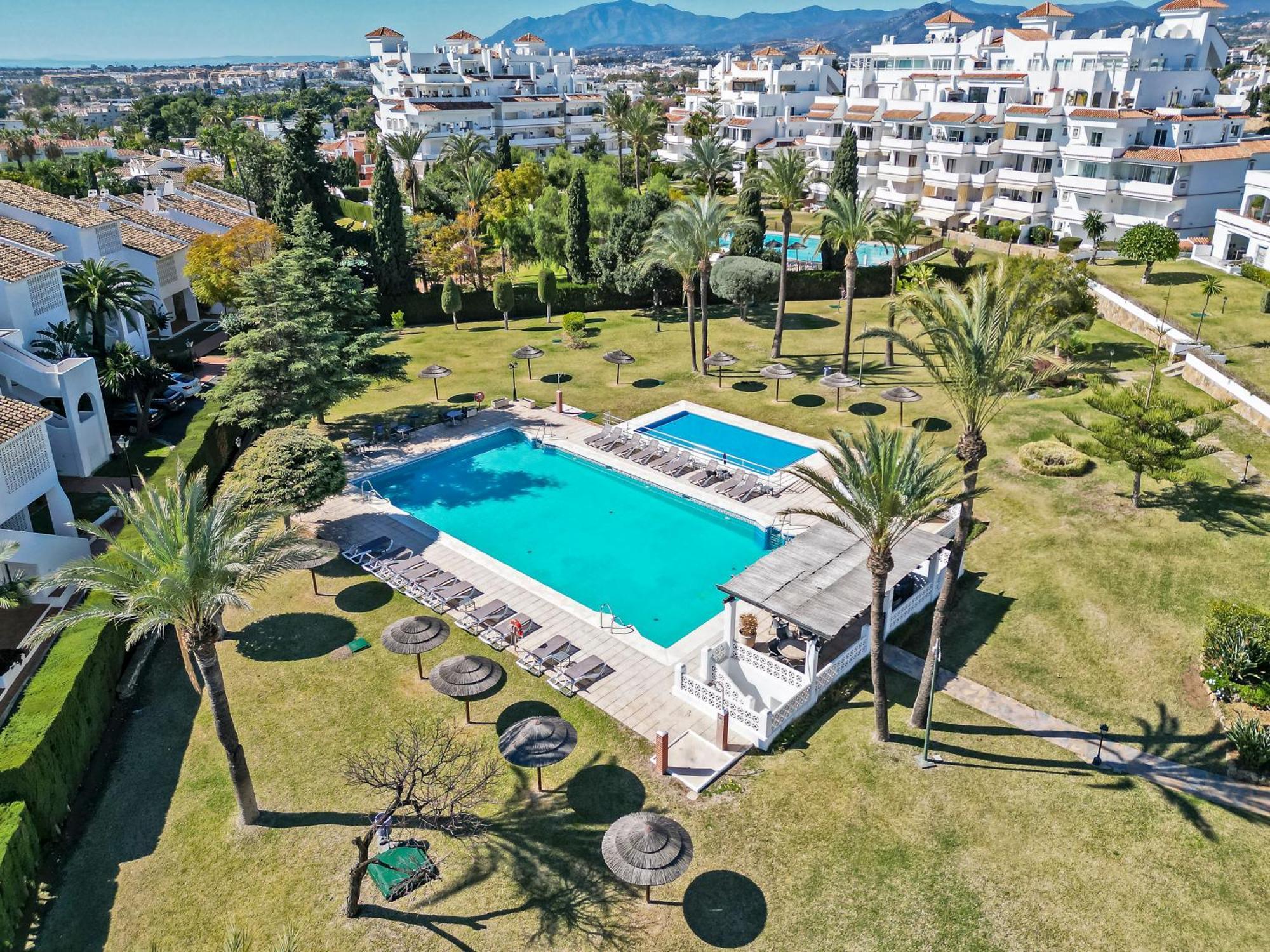 Banus - Beautiful Modern Flat Sea Views Marbella