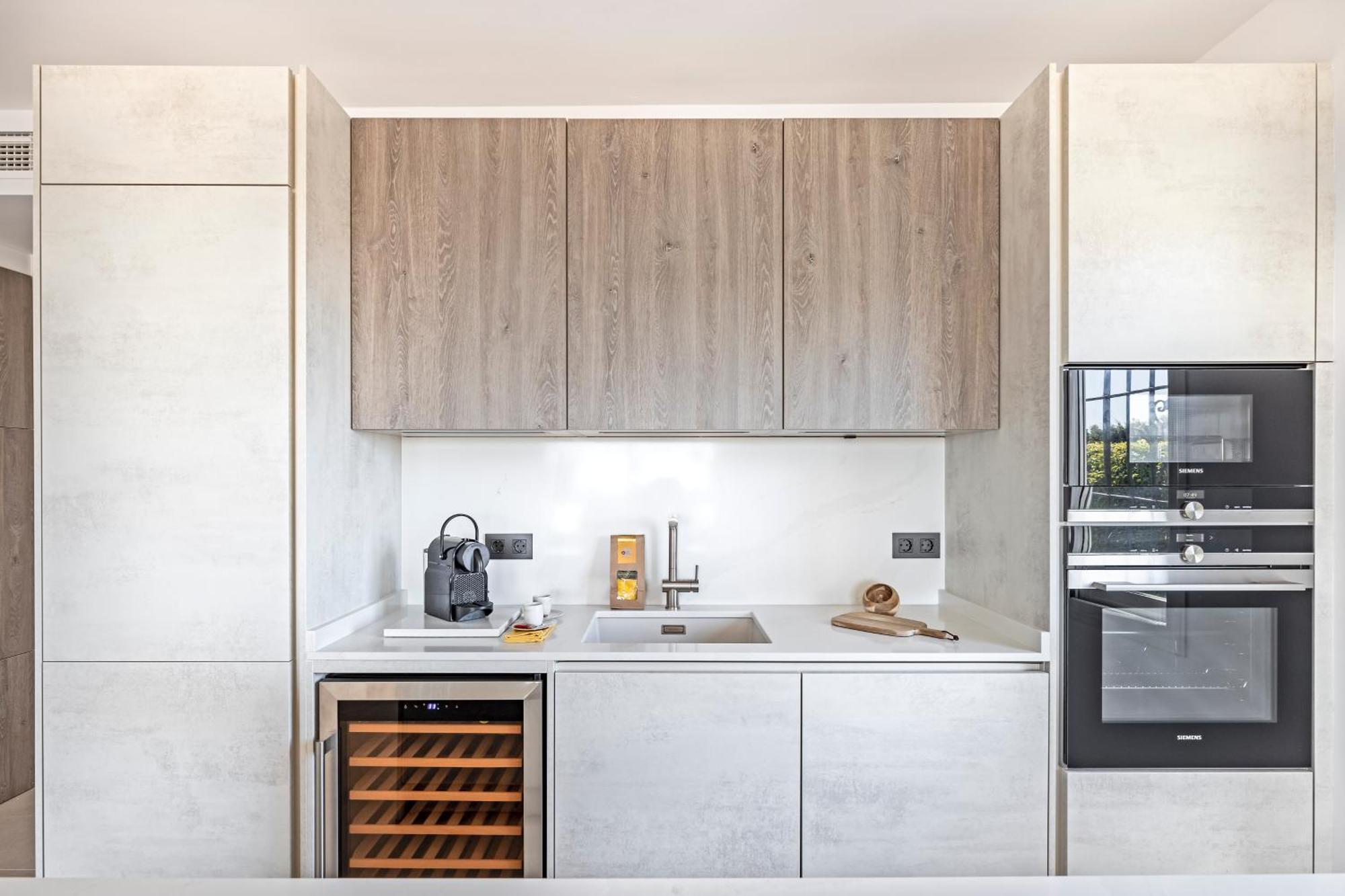 Banus - Beautiful Modern Flat Sea Views Marbella