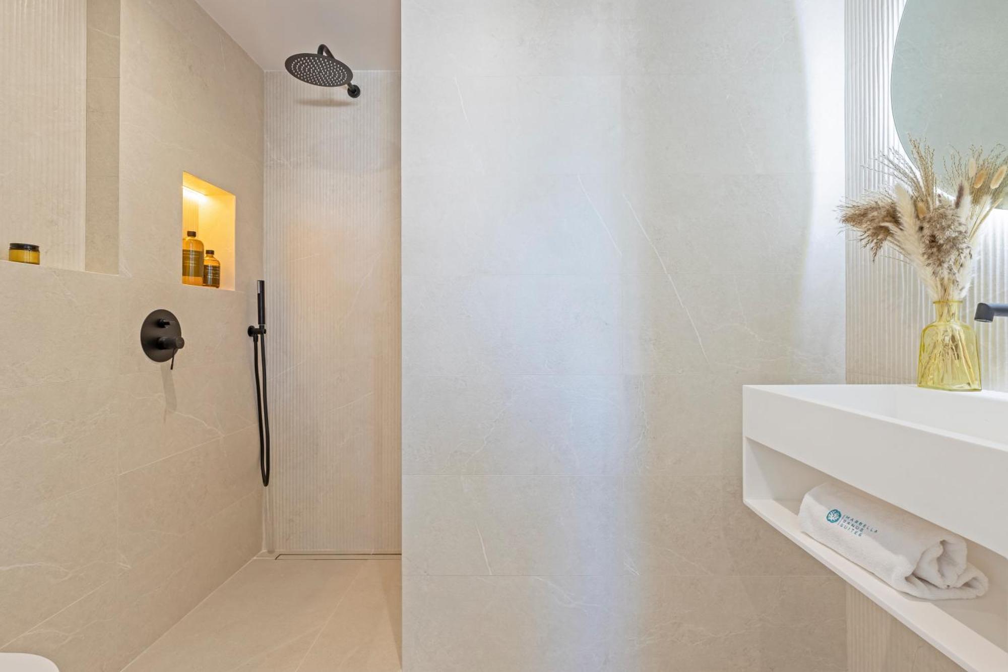 Banus - Beautiful Modern Flat Sea Views *